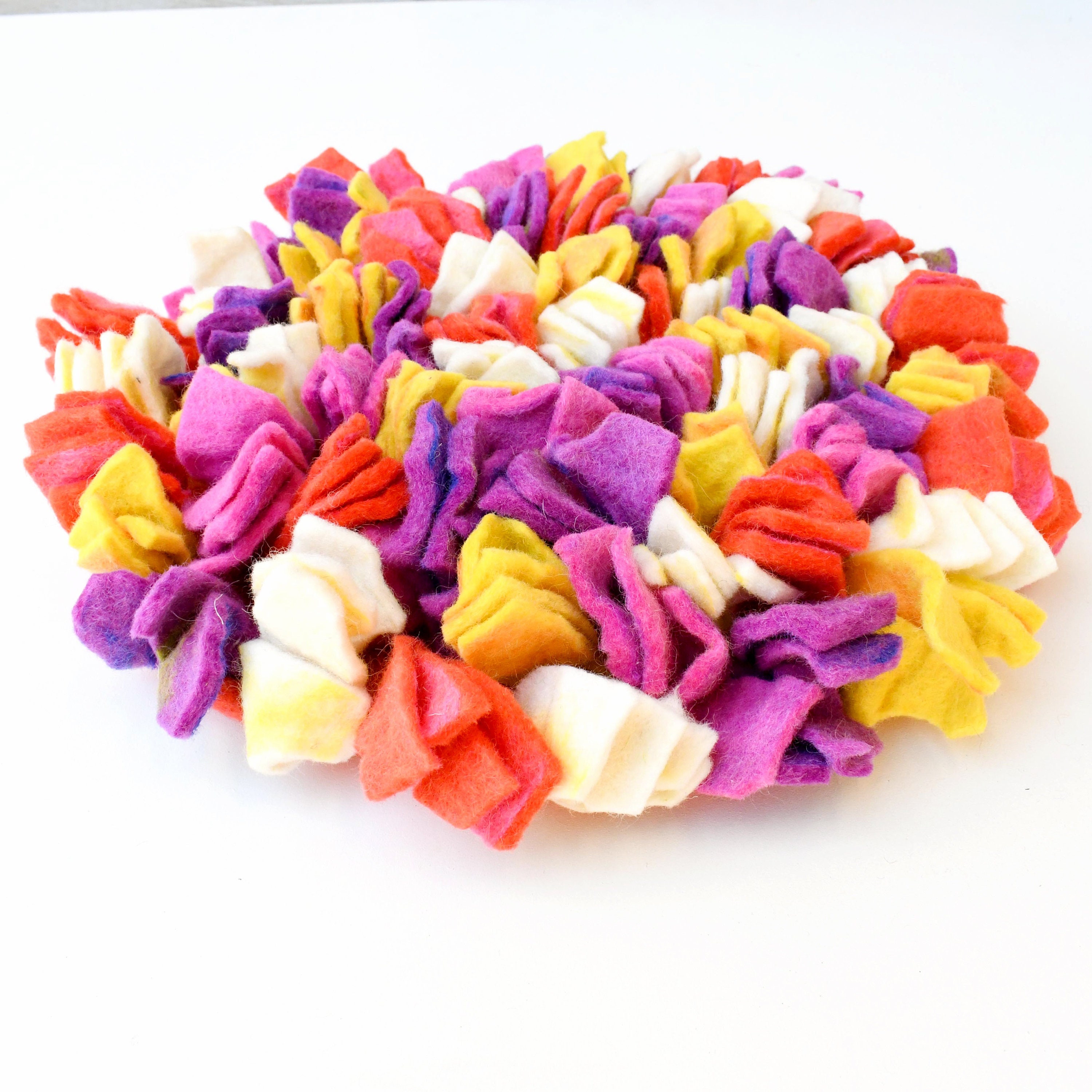 1pc Random Color Felt Slipper Design Pet Snuffle Mat Toy With Hidden Treats  And Sound For Cats And Dogs