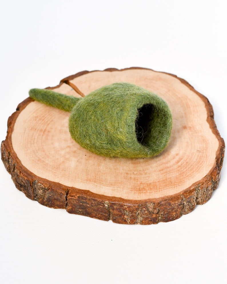 Felt Gumnut Pod
