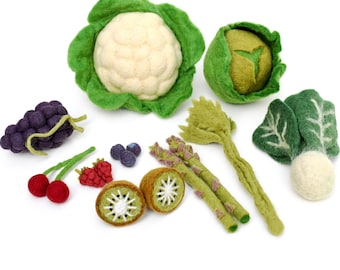 Felt Vegetables and Fruits Set for Pretend Play / Ethically Made from Wool Felt / Cauliflower, Celery, Kiwi, Raspberries, Blueberries