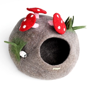 Cat Cave Toadstool Mushroom with White Mouse Toy / Cat Bed Cat Cocoon Made from Wool Felt