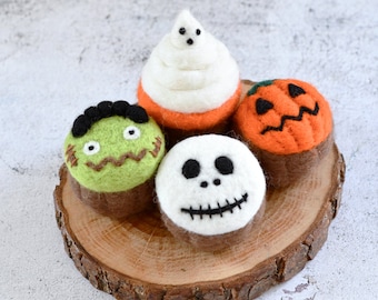 Vier gruselige Halloween Cupcakes aus Filz: 4er Set Filz Halloween Spiel Essen - Geist, Kürbis, Monster Cupcakes