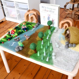 Felted Bear Hunt Play Mat Playscape / We're Going on a Bear Hunt Playscape / Waldorf Inspired Play Toys / Made from Wool Felt