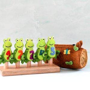5 Little Speckled Frogs with Log Bag Finger Puppet Set image 2