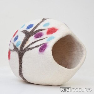 Cat Cave Pod Cocoon Wool Felt White Tree image 3