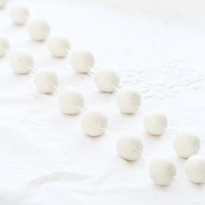 White Pompom Felt Ball Garland | 3m White Coloured Felt Ball Garland (58 balls)