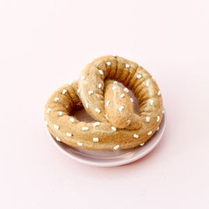 Felt Soft Pretzel | Soft Pretzel with Salt Sprinkles | Felt Play Food | Felt Pretend Play