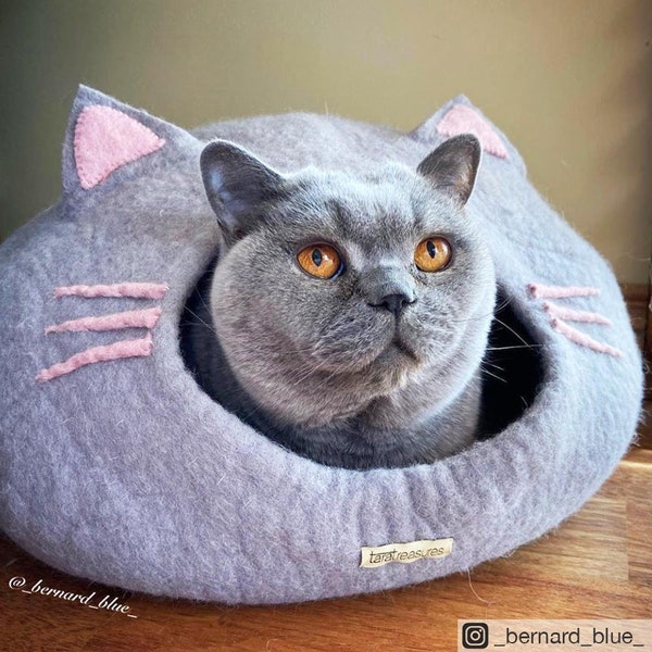 Cat Cave Cat Pod Cocoon Light Grey Pink Ears Wool Felt