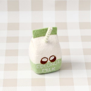 Filz Kokosmilch Paket für Pretend Play, Puppenküche und Cubby Häuser | Alternative Milch Spielzeuge | Tara Treasures Fair Trade