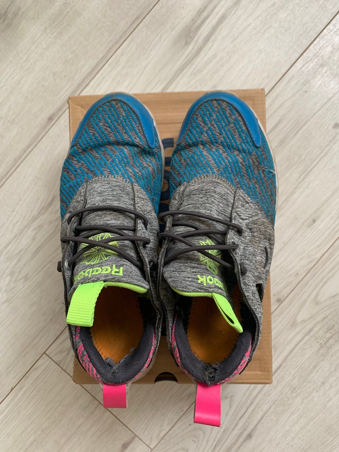 Well worn sneakers Reebok | Etsy