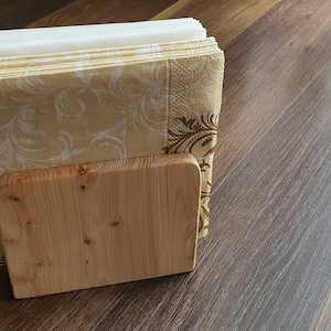 Portatovaglioli in legno di ginepro, design ecologico intagliato a mano, elegante accessorio da cucina