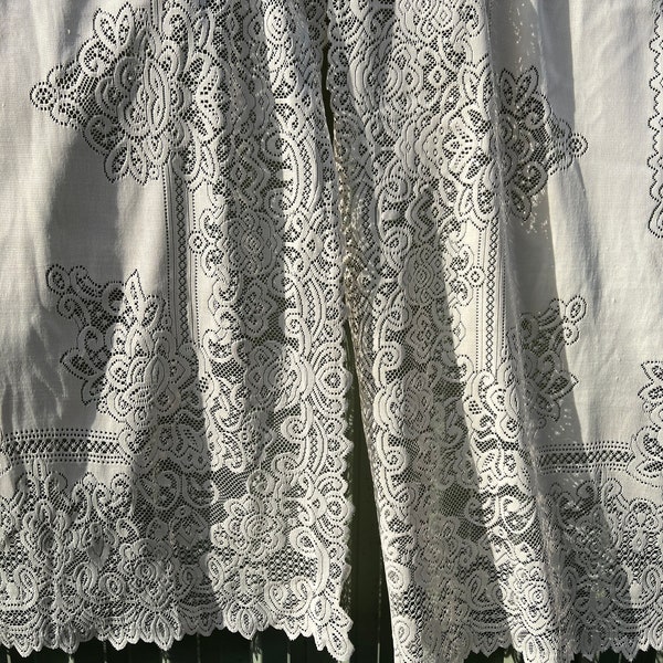 Vintage curtains Retro curtain Rod pocket curtain Shabby chic curtain Lace curtain 60s curtain Romantic curtain Old lace curtain