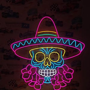 Crâne de sucre de signe de néon dans le sombrero, signe coloré de néon de crâne de sucre de sombrero, signe mexicain de néon de crâne de sucre, signe de néon de dia de los muertos