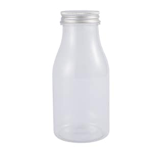 以下が含まれることがあります： 銀色のねじ込み式の蓋が付いた透明なプラスチックボトル。ボトルは空で、丸みを帯びた形をしています。
