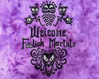 Benvenuti, sciocchi mortali! Schema per punto croce "Haunted Mansion Wallpaper" (solo PDF, download immediato), principiante/facile - solo punti completi
