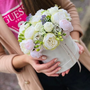 Regalo de boda de cumpleaños de aniversario personalizado terciopelo flor sombrero caja rosas de seda artificial peonías crema verde salón de casa decoración