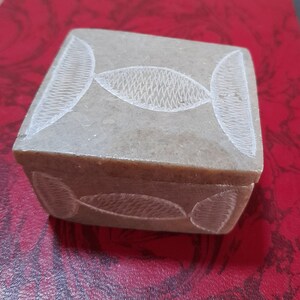 Vintage soap stone box with white leaf detail collectible image 9