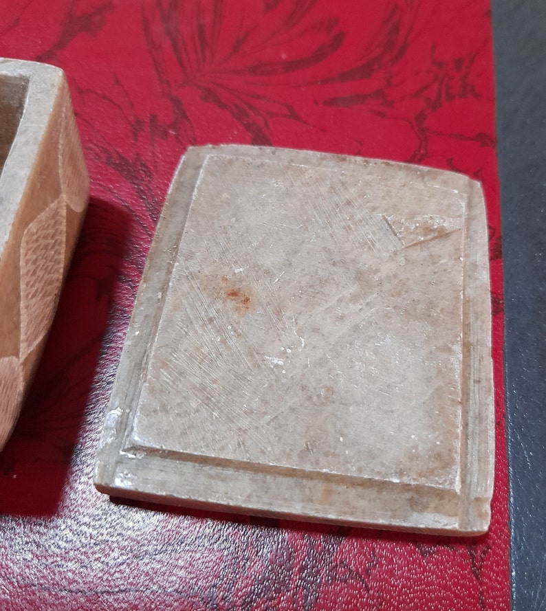 Vintage soap stone box with white leaf detail collectible image 4