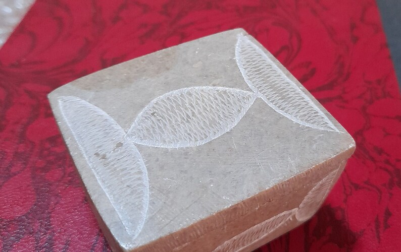 Vintage soap stone box with white leaf detail collectible image 8