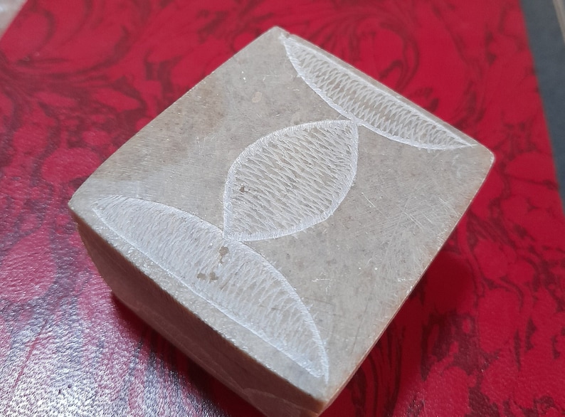 Vintage soap stone box with white leaf detail collectible image 10