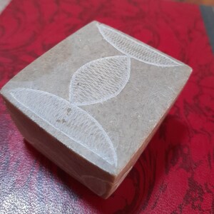 Vintage soap stone box with white leaf detail collectible image 2