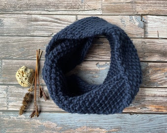 Spilled Rice Neck Warmer - Navy Blue