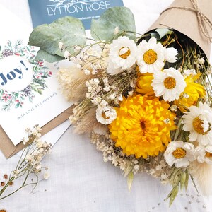 Dried Flower Bouquet in Yellow and White,  Bright dried Flower Arrangement with Helichrysum Strawflowers and Eucalyptus- Summer Gold