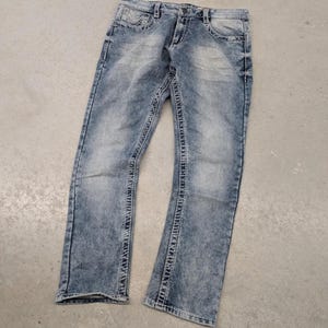 Jeans True Religion de corte cónico, de mezclilla azul lavada, estilo años 20 imagen 3