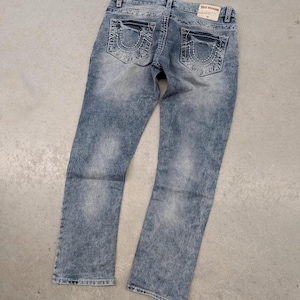 Jeans True Religion de corte cónico, de mezclilla azul lavada, estilo años 20 imagen 1