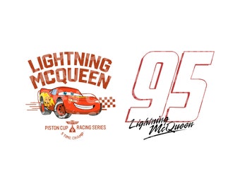 Op de afbeelding: Rode cartoon raceauto met de woorden "Lightning McQueen" in een rode cirkel. De auto heeft nummer 95 aan de zijkant en de woorden "Piston Cup Racing Series 5 Time Champ" onder de auto.