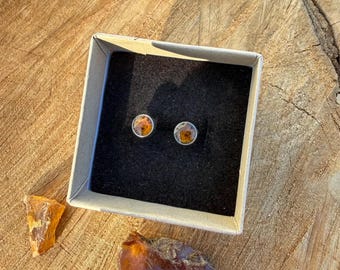 Real Amber earrings, Amber studs, Amber stud earrings, Amber earring, cute stud earring, Tiny Stud Earrings, Amber Bridesmaid Gift, 5mm