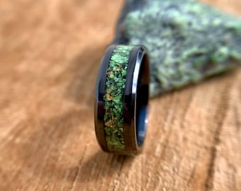 Real Green Turquoise ring, Turquoise and gold ring, Green turquoise band, Birthstone ring, wedding band, Anniversary Band, engagement band