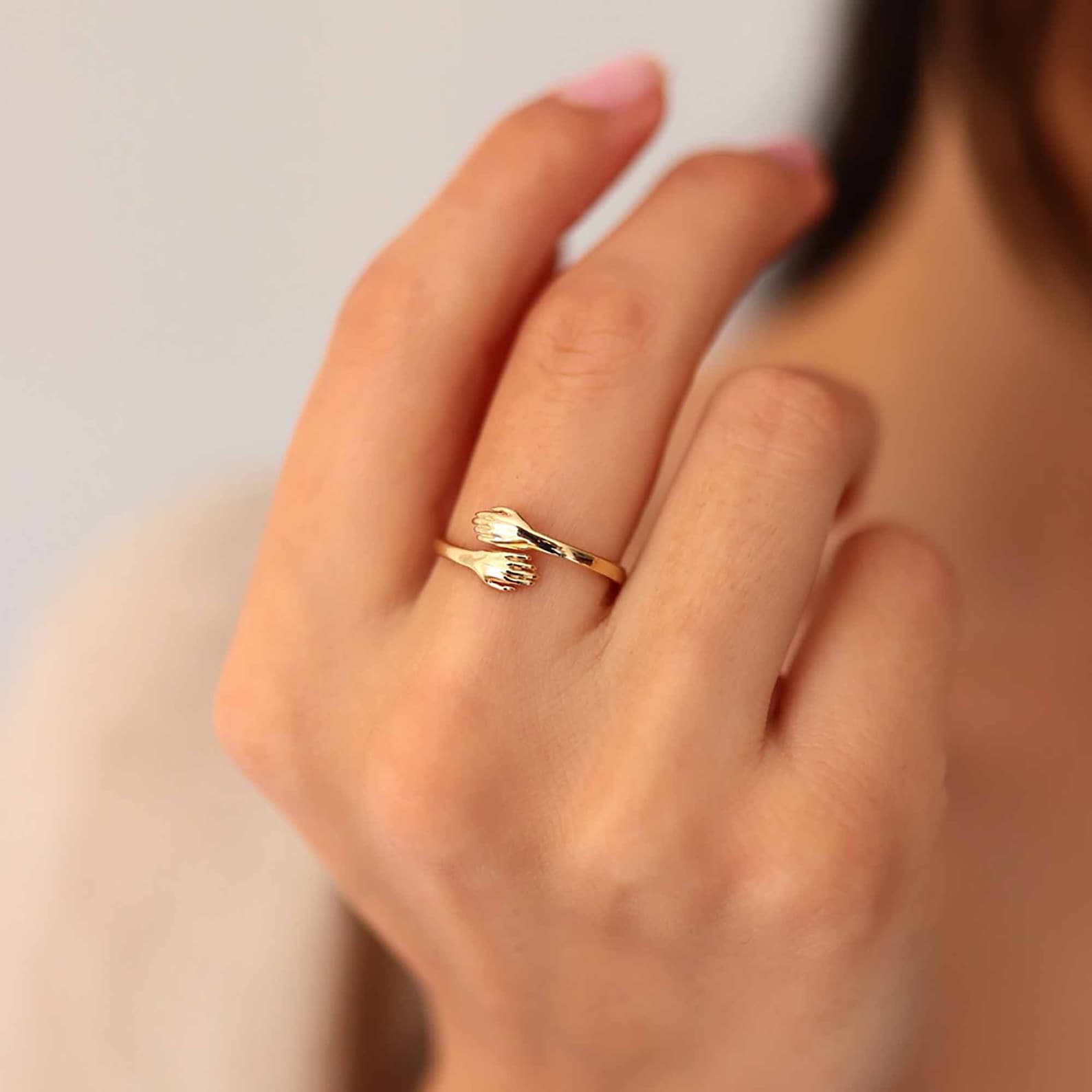 14k Solid Gold Liebe Umarmung Hände Ring Hug Gold Ring Etsy