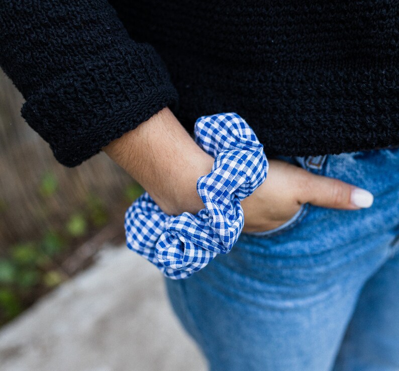 Chouchou vichy bleu et blanc / Scrunchies / Accessoire pour cheveux / Élastique image 2