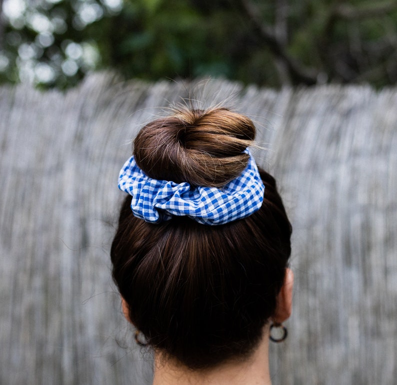 Chouchou vichy bleu et blanc / Scrunchies / Accessoire pour cheveux / Élastique image 4