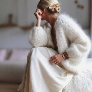 Bestseller Hand stricken flauschige Fuzzy Mohair Strickjacke Wolle Pullover Braut Shrug Hochzeit Jacke Schneewittchen klobige Bolero personalisierte Geschenke Bild 1