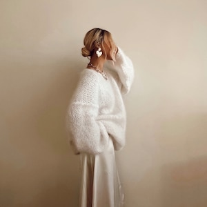 Hand knitted Fluffy Mohair Sweater White Wool Sweater Bridal Sweater Knitted Wedding Bridal Shrug Chunky Oversized Wedding Sweater