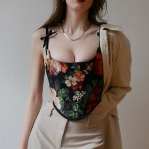 Haut corset fleuri