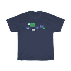 K&ouml;nnte beinhalten: Ein marineblaues T-Shirt mit einer Grafik verschiedener Programmiersprachen, darunter PHP, CSS, HTML und C++. Die Grafik enth&auml;lt auch ein Herz mit einem Fragezeichen darin.