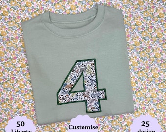 Camiseta infantil personalizada Liberty of London en verde salvia / Camiseta infantil personalizada / Elige tu diseño / Camiseta personalizada con inicial o número