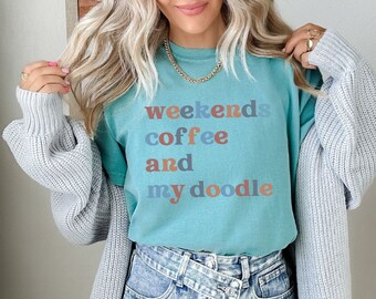 Weekends Coffee Doodle Mom T-shirt - Komfortfärger