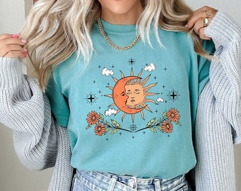Camiseta Sol y Luna Mística: Camiseta Boho con Colores Confortables