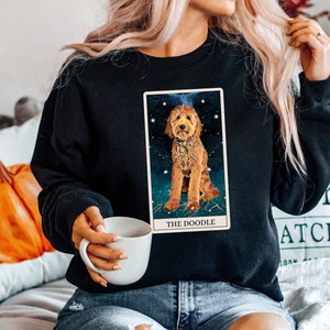Sudadera Tarot Card Golden Doodle, Suéter de cartas Tarot, Suéter místico, Camisa de perro brujo, Labradoodle, Bernedoodle, Regalos Goldendoodle
