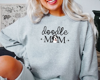 Bernedoodle Mama Sweatshirt Doodle moeder T-shirt Doodle Sweatshirt Labradoodle ronde hals hond moeder kleding Doodle puppy geschenken shirt ouder hond