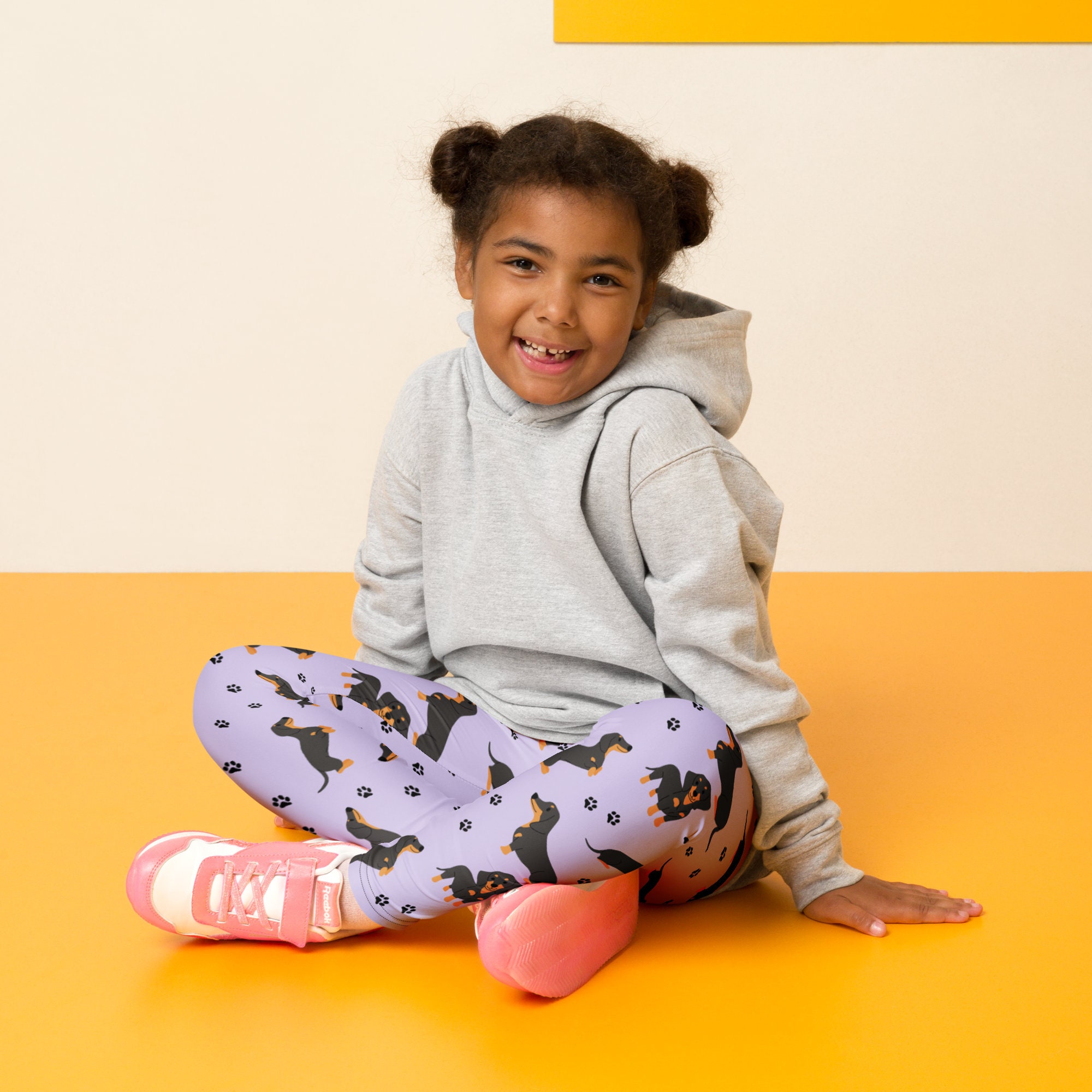 Pyjama Pantalon Garçon Motif Teckel Floral – Taille S à XL (9-10 Ans) – Tissu Doux Coton Modal – Élastique Taille