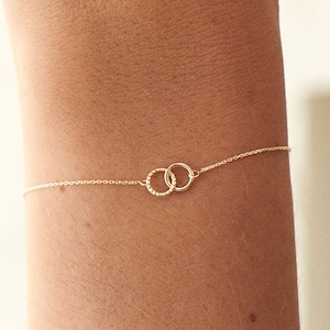 14k Solid Gold Intertwined Circles Bracelet • Interlocking Rings Bracelet • Gold Connection Bracelet • Valentine's Day Gift for Women