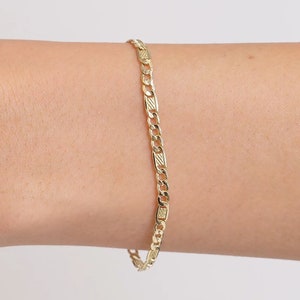 14k Solid Gold Figaro Chain Bracelet • Twisted Chain Bracelet •Layering Bracelet • Simple Chain Bracelet • Valentine's Day Gift for Women