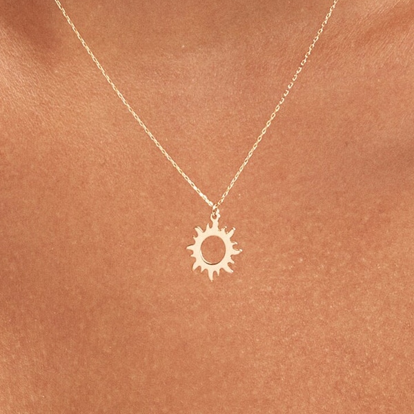 14k Solid Gold Sun Halskette für Frauen - 14k Celestial Charm Anhänger - 14k Sunshine Anhänger Halskette - Sommer Schmuck - Sun Halskette Geschenk