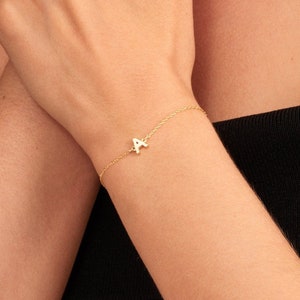 Pulseira inicial de ouro real 14K para mulheres | Pulseira com pingente de letra personalizada | Joias com alfabeto personalizadas | Presente delicado para noivas ou presente especial