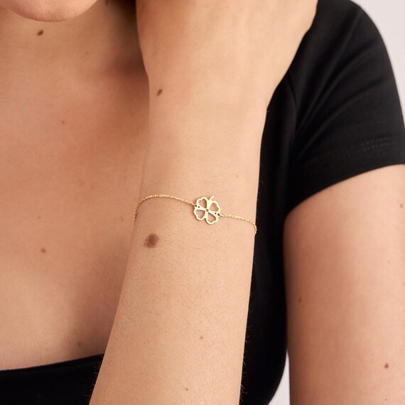 Open clover bracelet deals