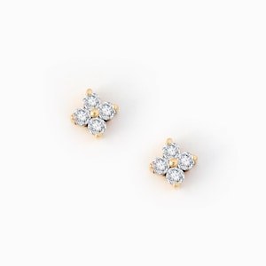 14k Solid Gold Diamond Flower Earrings: VS2 Clarity Studs